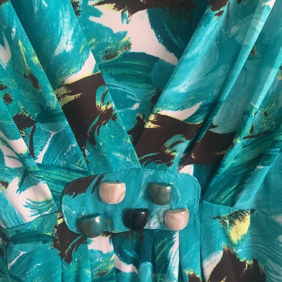 Maggie Barnes beautiful top/blouse floral print size 3X (26/28) pleated front - Picture 4 of 10